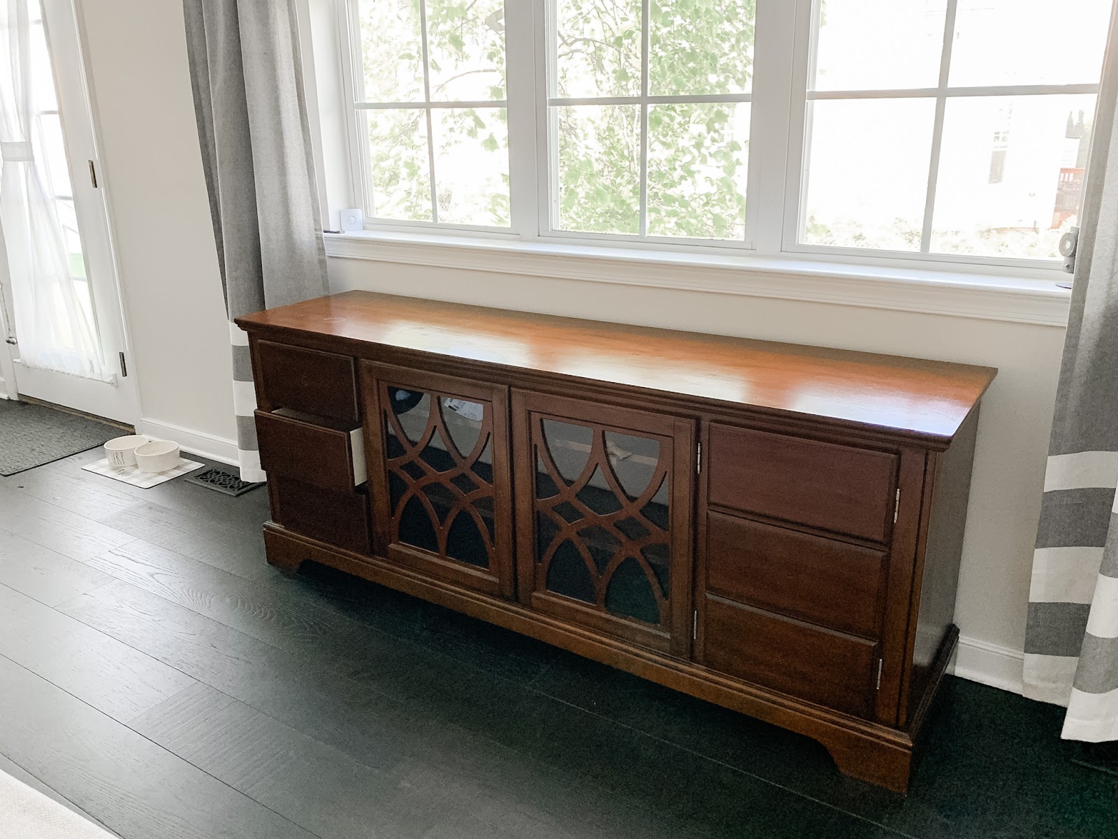 The Sassy Suburbs: Refinishing a Console Table with Beyond Paint