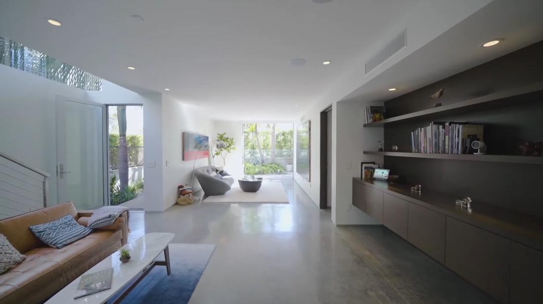 Tour 248 Bernard Ave, Venice, CA vs. 33 Interior Design Photos
