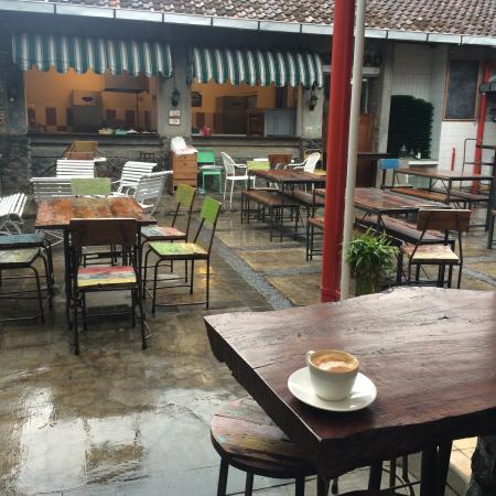 4 Spot Kuliner Kota Malang yang Bikin Pasangan Makin 