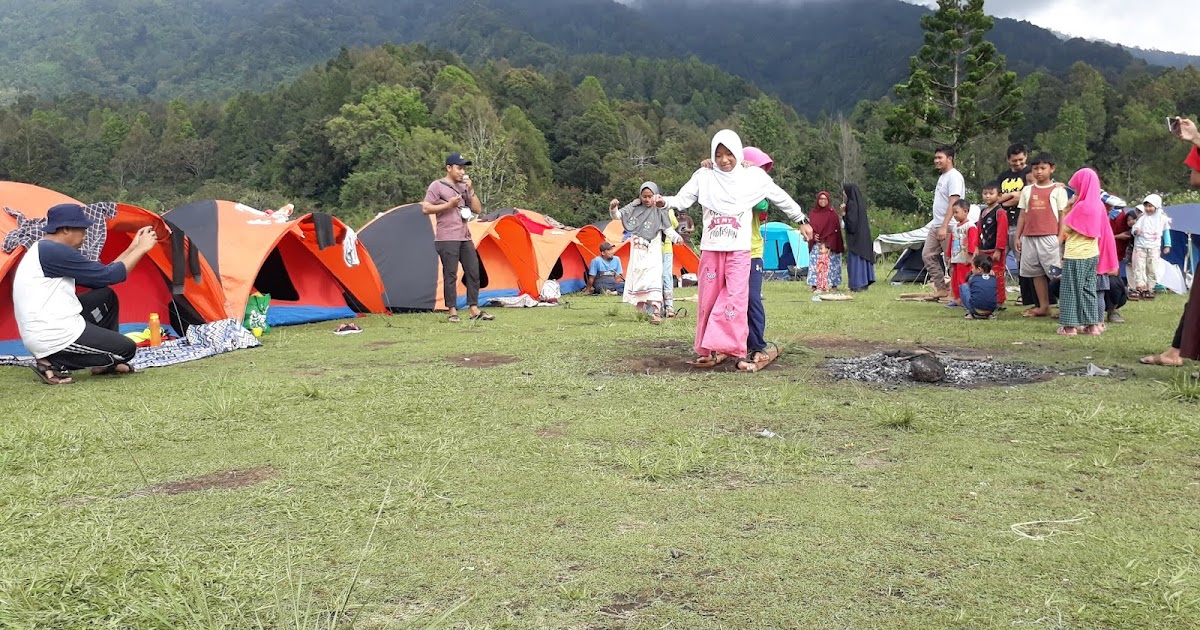 Camping Keluarga di Bumi Perkemahan Bukit Golf Gunung Gede ...