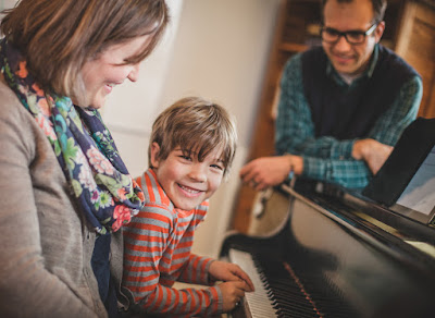 Cách khích lệ cho trẻ em khi chán học đàn piano