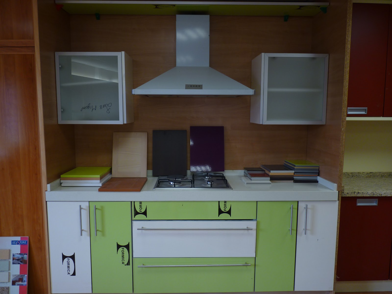 MUEBLES LUIS: Cocinas