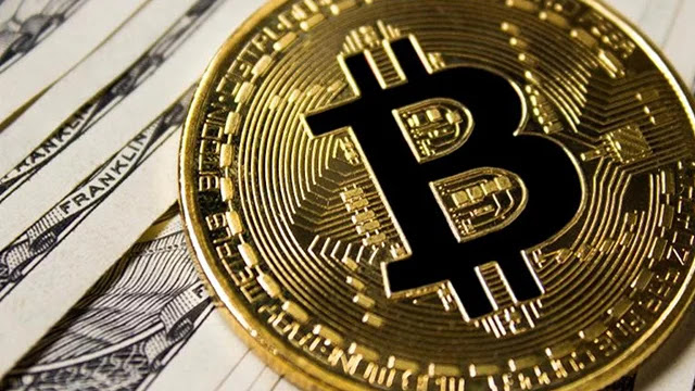 Bitcoin Bitcoin franchit la barre des 47000 dollars pour la première fois.