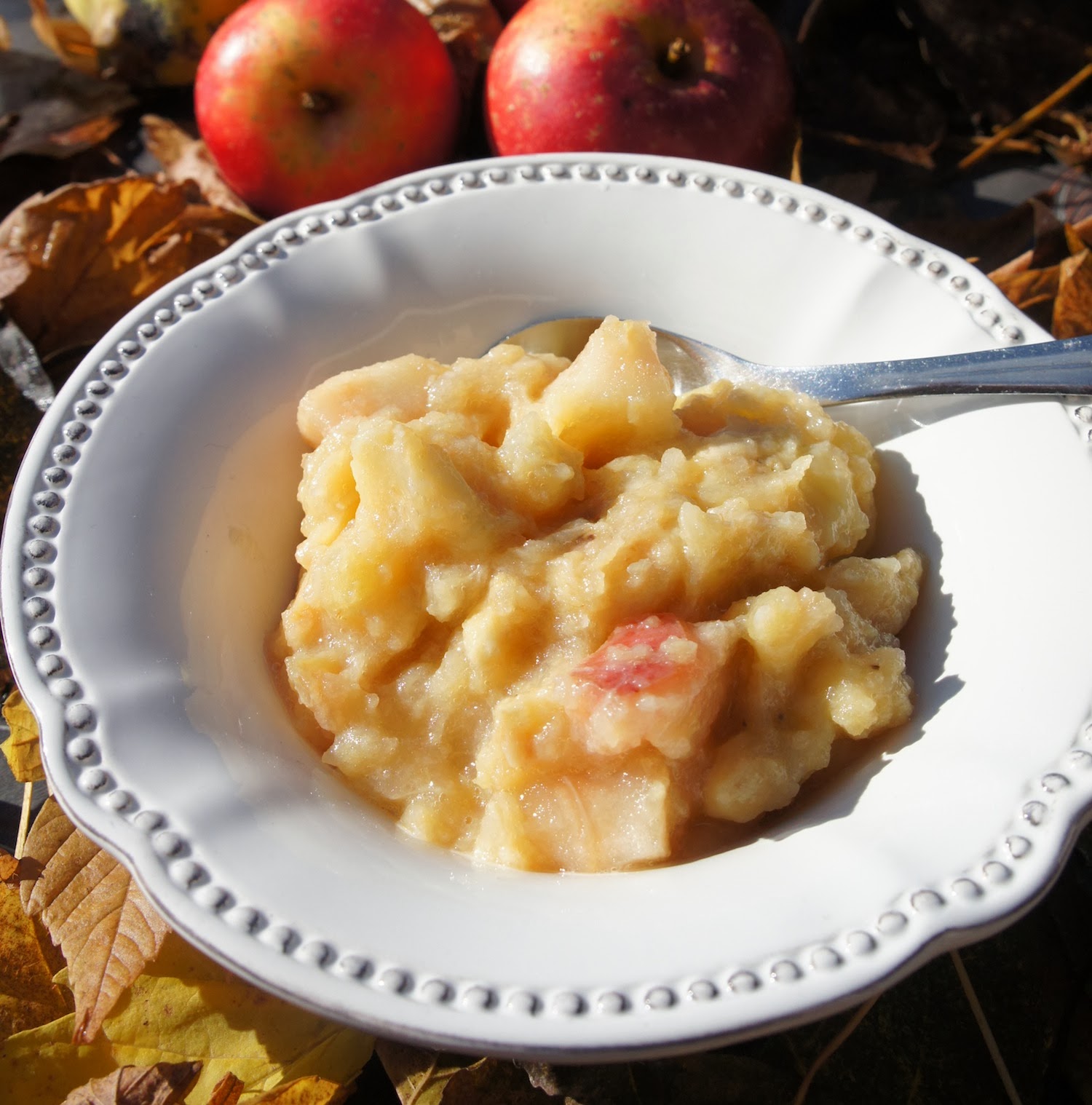 Compote automnale de coings, pommes et bananes