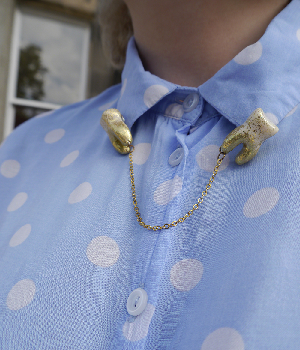 hey kitsch kitty glitter dipped teeth collar clips as worn by wardrobe conversations Scottish blogger, Edinburgh blogger, Scottish street style, quirky street style, dressing to a theme, food inspired outfit, pale girl style,