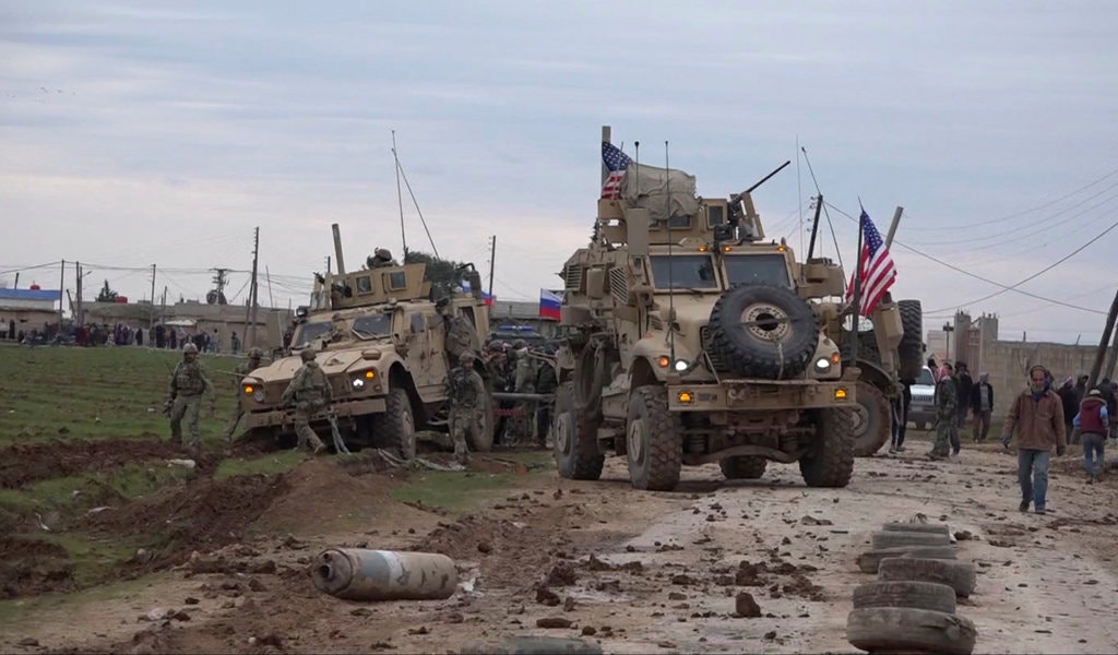 الروس يضغطون على القوات الأمريكية في شمال شرق سوريا