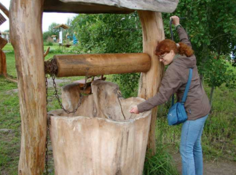 pictures of well houses