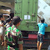 Anggota Koramil Gandrungmangu Kawal dan Amankan Pendistribusian Logistik Pemilu