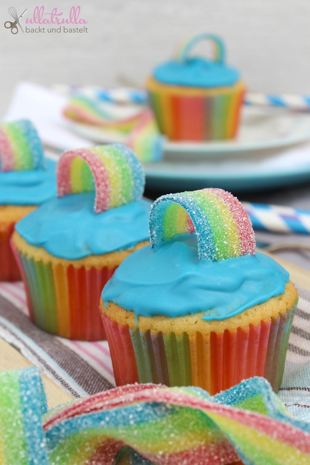 ullatrulla backt und bastelt RegenbogenMuffins Wo steigt hier die