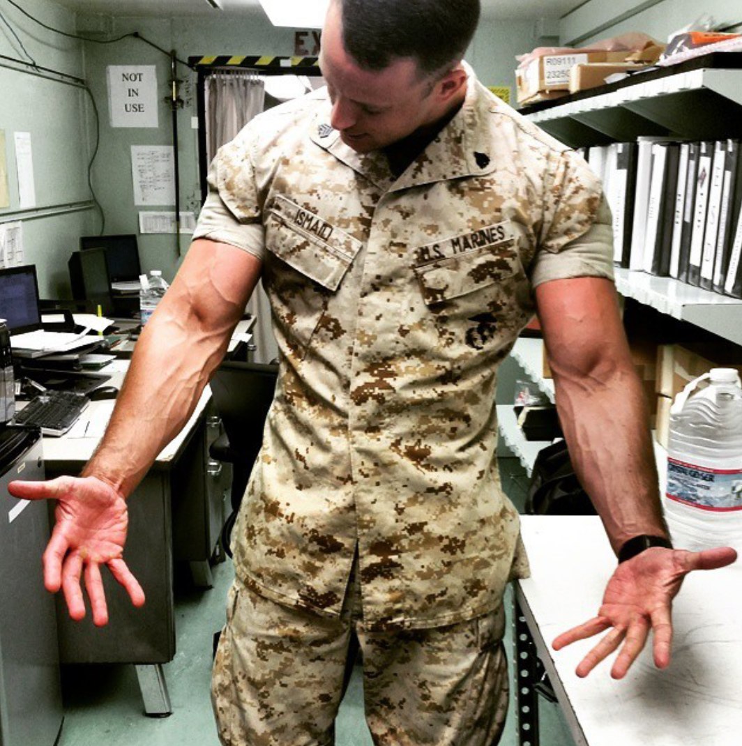 sexy-strong-masculine-us-army-military-uniform-soldier-huge-veiny-muscly-arms