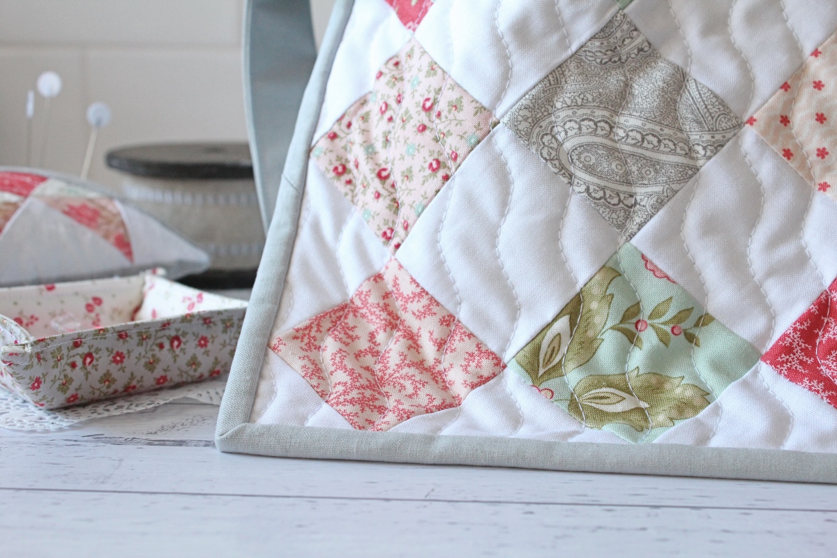 Quilted Sewing Machine Cover Tutorial ~ DIY Tutorial Ideas!