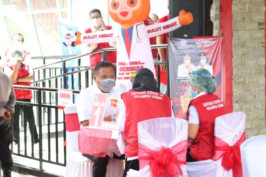 Launching Vaksinasi Covid-19 di Sulut, Gubernur Olly: Mari Kita Sama-sama Menyukseskan Tahapan Vaksinasi