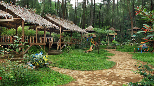 Tempat Wisata Hits kuliner di Grafika Cikole Tempat Wisata Hits kuliner di Grafika Cikole