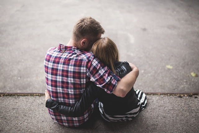 Interesting/Best/Secret Things to Talk About With Your Girlfriend Ask her things that she likes and dislikes Interesting/Best/Secret Things to Talk About With Your Girlfriend Ask her things that she likes and dislikes