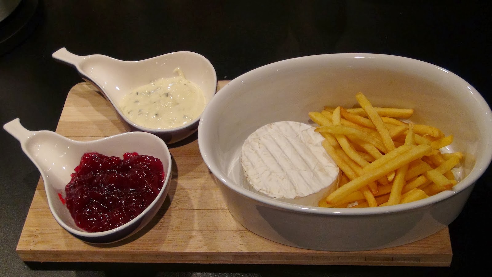 szusz PRZEPIS NA SZYBKI OBIAD CAMEMBERT Z FRYTKAMI