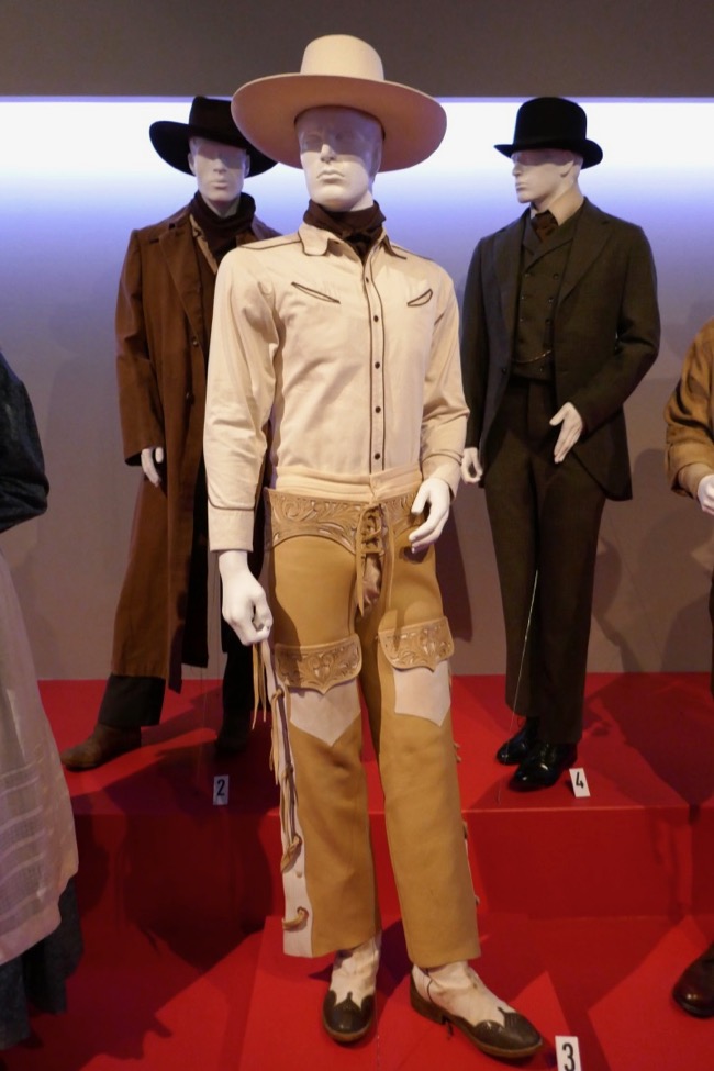 Hollywood Movie Costumes and Props Oscarnominated film costumes from