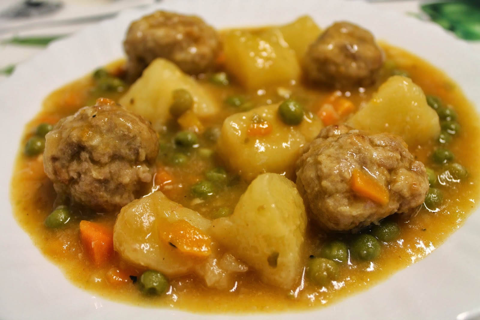 El monstruo de las recetas Albóndigas en salsa y patatas