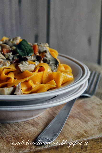 tagliatelle di zucca con faraona al marsala e porcini