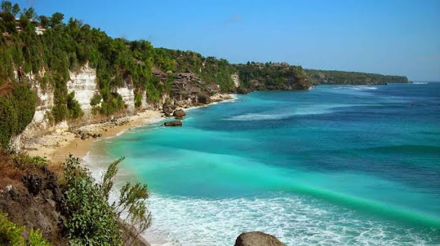 Around the Beautiful Dreamland Beach Surrounded by Cliffs