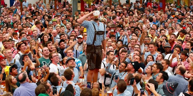 ''Ekim Festivali'' olarak bilinen Oktoberfest festivali nerede kutlanmaktadır?