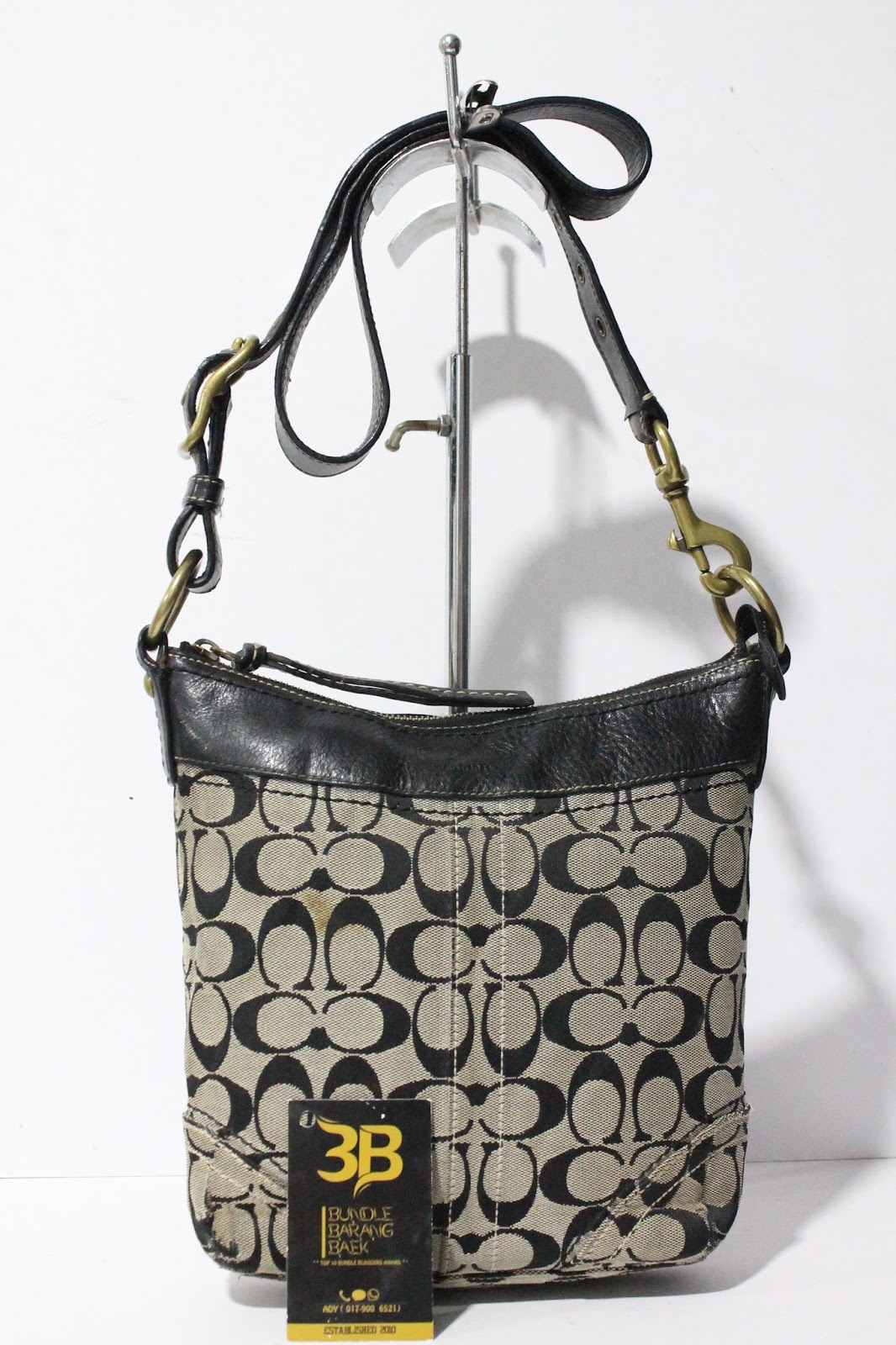 BUNDLEBARANGBAEK Authentic COACH Sling Bag. ( SOLD )