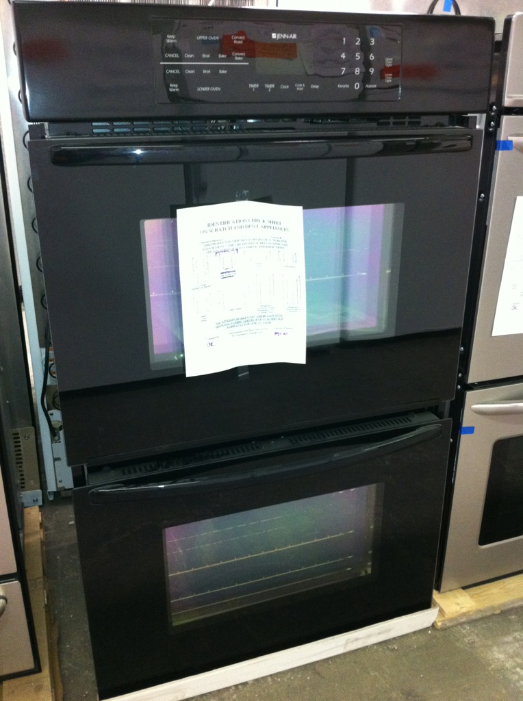 New England Appliance Scratch & Dent JennAir Wall Oven! Mint Condition...