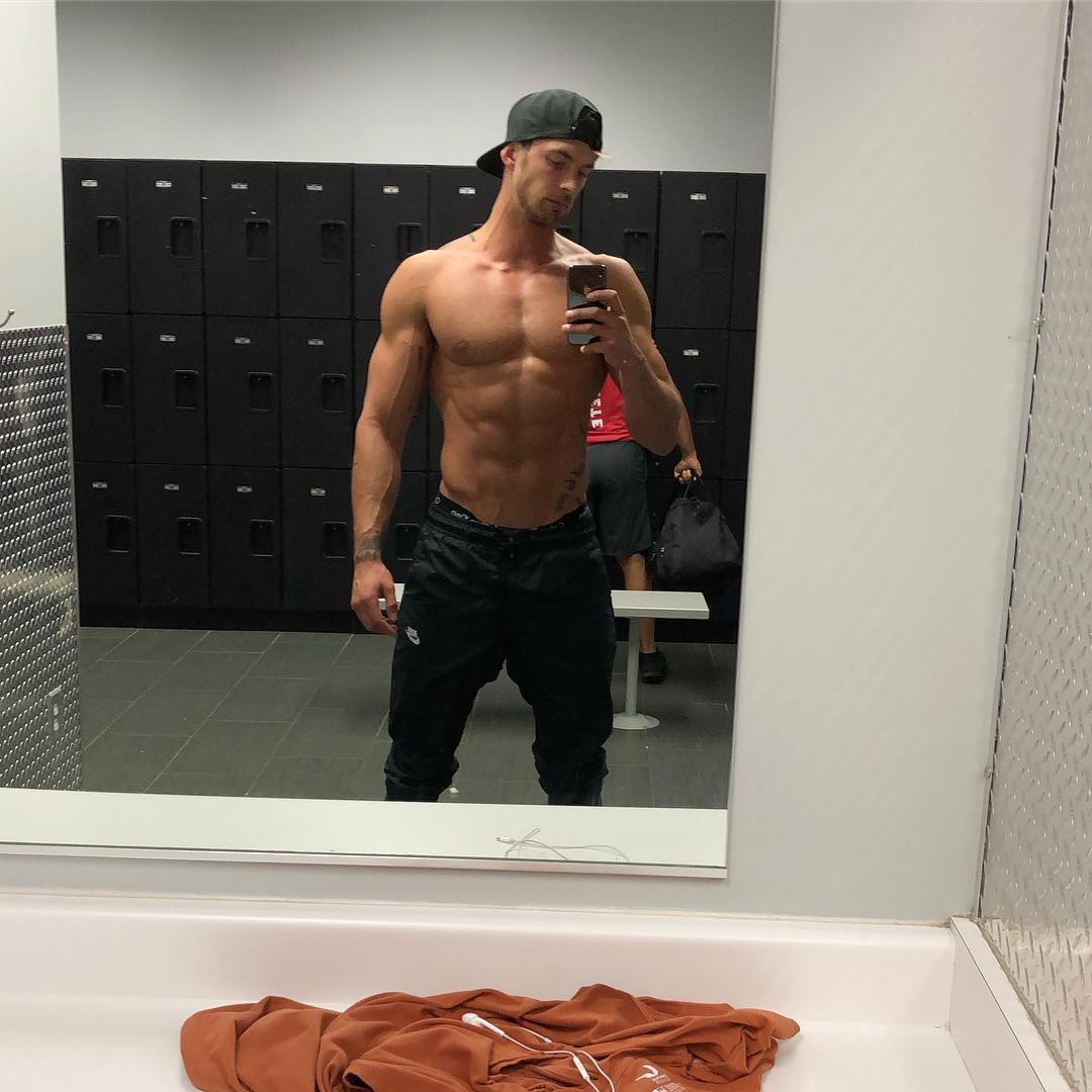 hot-shirtless-locker-room-hunk-selfie-huge-muscular-young-tall-bro-straight-alpha-gym-hunk