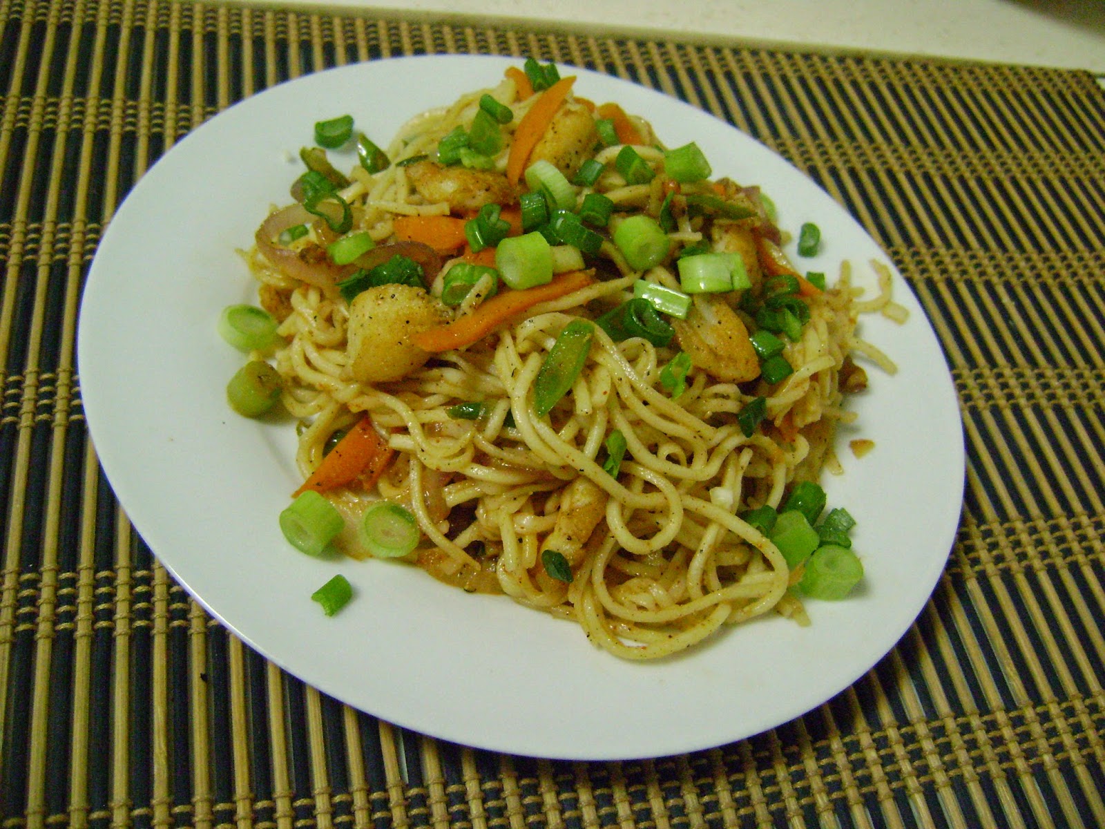 Bethica's Kitchen Flavours: Chicken Noodles