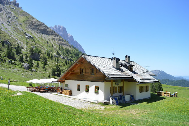 escursione rifugio genova val di funes