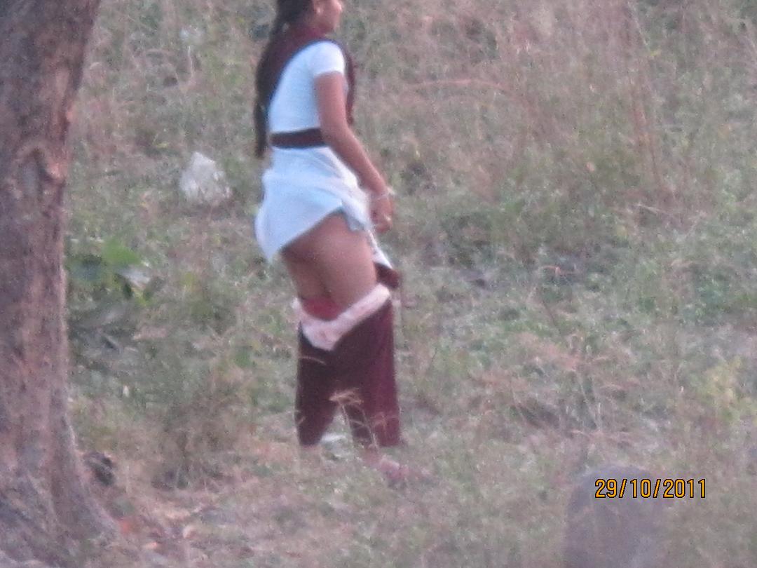 Indian Pissing Galleries - Indian Girls Images While Peeing - Porn Gallery