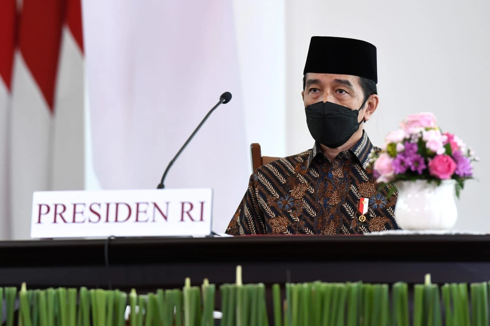 Jokowi Sebut Pihaknya Tak Bisa Atasi Covid-19 Sendirian, Aktivis ProDEM: Sudah Seharusnya Rakyat Ambil Alih Pemerintahan!