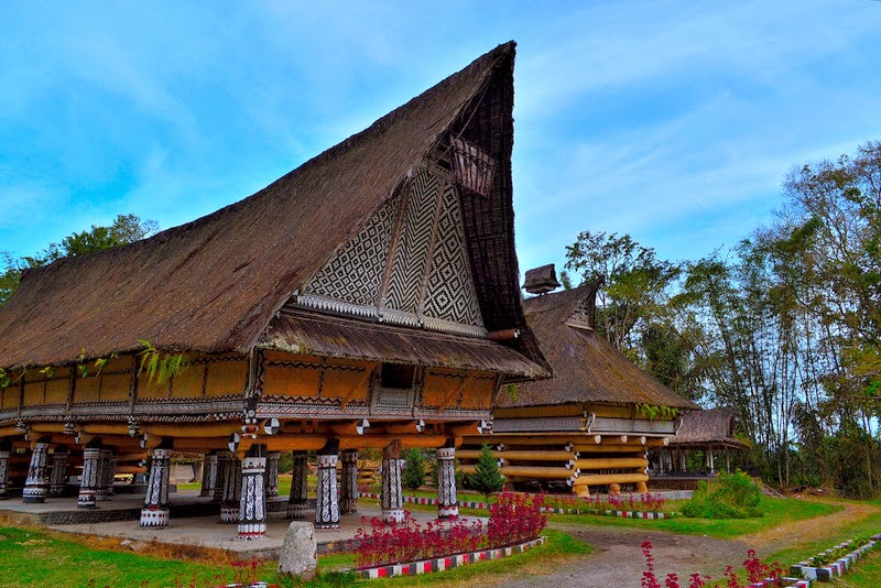 Rumah Bolon, Rumah Adat Raja Batak Sumatera Utara 