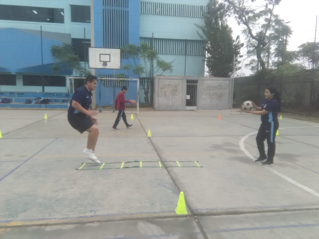 APRENDIZAJE DEL FUTBOL : TIPOS DE RECEPCIÓN EN EL FUTBOL
