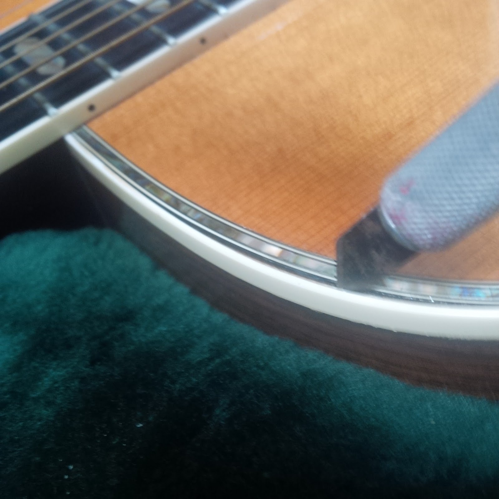 JW Guitarworks Martin Acoustic D41 Binding Repair