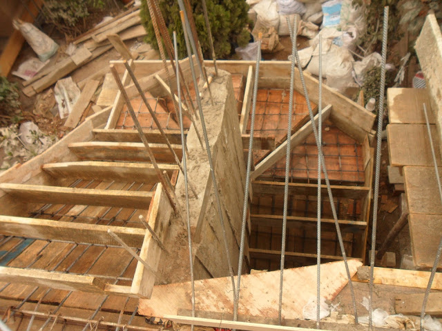 Obra en Proceso: Escaleras y Ampliación de Segundo Piso.