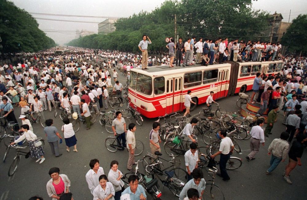 40 Amazing Photos From the 1989 Tiananmen Square Protests Vintage