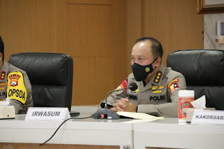 Pejabat Utama Polda Jatim dan Polres/ta Jajaran Menerima Pengarahan Dari Irwasum Mabes Polri Pejabat Utama Polda Jatim dan Polres/ta Jajaran Menerima Pengarahan Dari Irwasum Mabes Polri