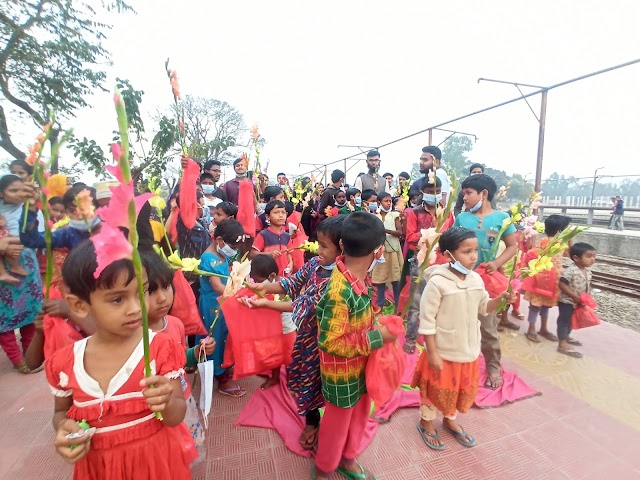 পঞ্চগড়  ভালবাসা দিবসে ছিন্নমূল শিশুদের পাশে রংধনু ফাউন্ডেশন