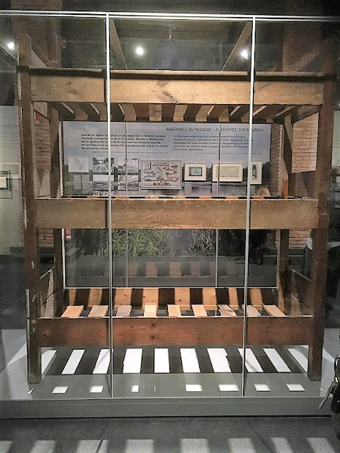 Exposición Auschwitz - Gracias Canal Historia - Centro de Exposiciones Arte Canal Madrid - Canal de Isabel II - Canal Historia - AMC Networks Iberia - Historia - Canal Historia - el troblogdita - el fancine Exposición Auschwitz - Gracias Canal Historia - Centro de Exposiciones Arte Canal Madrid - Canal de Isabel II - Canal Historia - AMC Networks Iberia - Historia - Canal Historia - el troblogdita - el fancine
