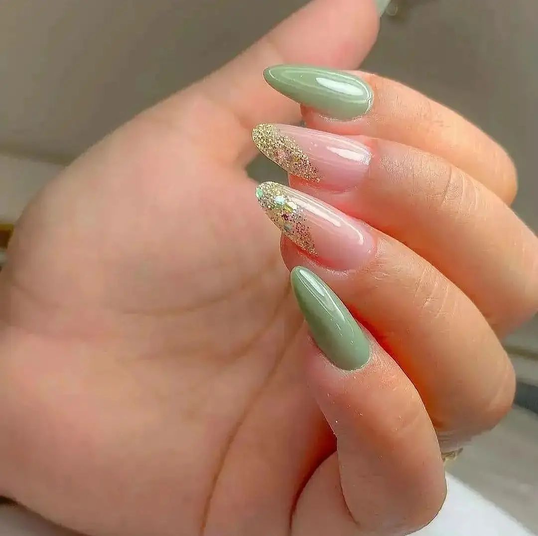 Unhas decoradas simples: 10 ideias fáceis para se inspirar unhas decoradas simples com glitter
