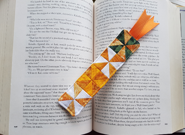 pinwheel bookmark | DevotedQuilter.com