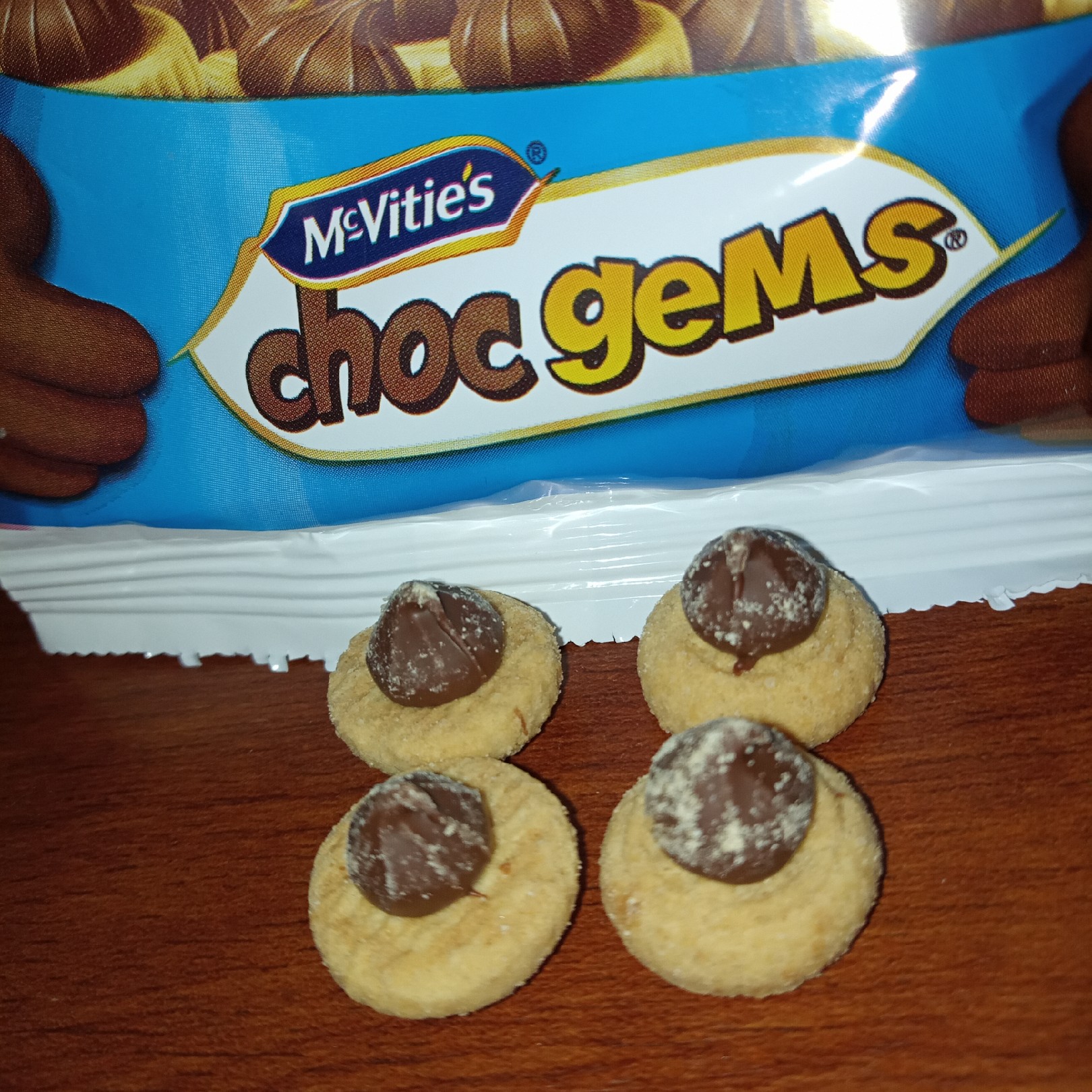 Supersupergirl's Food Reviews Mcvities Choc gems