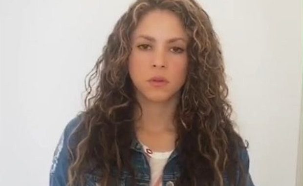 Shakira sorprende con cambio de look