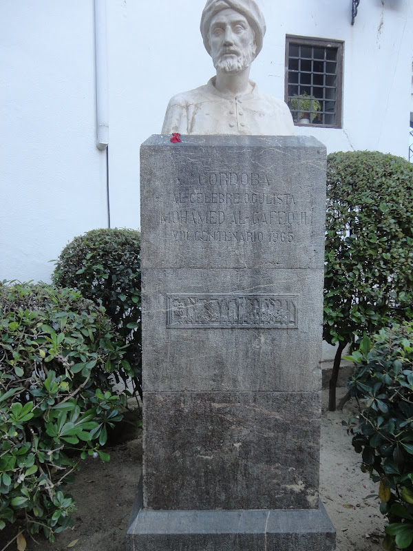 MONUMENTO DEL CÉLEBRE OCULISTA CORDOBES: MOHAMED AL-GAFEQUI