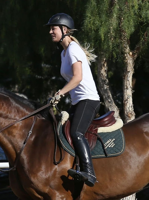 DC COMICS AND ARROWVERSE : Kaley Cuoco – Horseback Riding in Moorpark