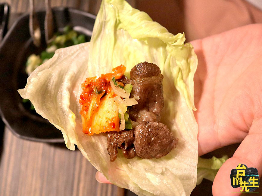 台南燒烤火鍋吃到飽/波士頓龍蝦+厚切和牛吃飽吃滿/飲料+沙瓦+咖啡+冰淇淋+甜點無限供應/木炭烘烤香氣撲鼻/日式居酒屋風格