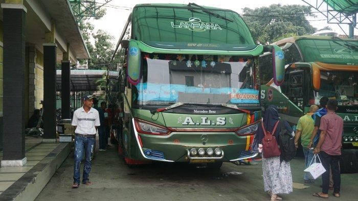 Jelang Lebaran Layanan Transportasi Bus Antar Lintas Sumatera Sepi Penumpang