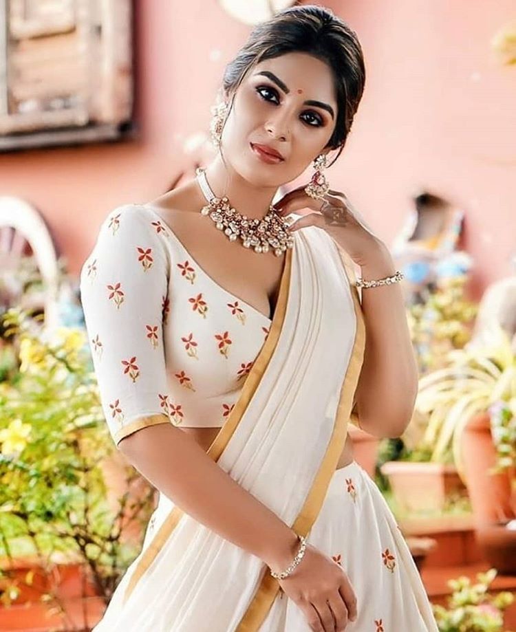 Samyuktha Menon latest photos in white saree