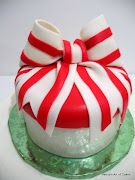 I recently made this Gift Box cake so I put together this tutorial for you.