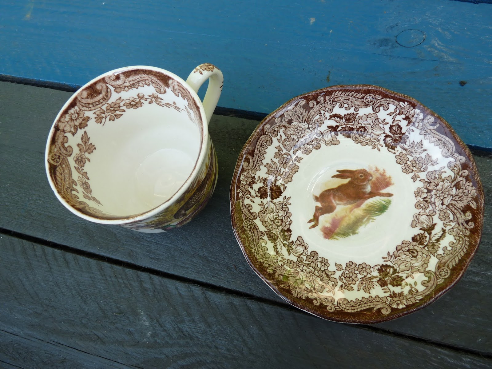 Palissy Pottery Ltd. Royal Worcester Group Game Series filizanka i